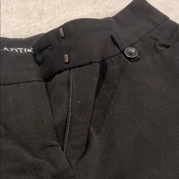 🪞 Capri Pants ❣️ - Picture 6 of 6